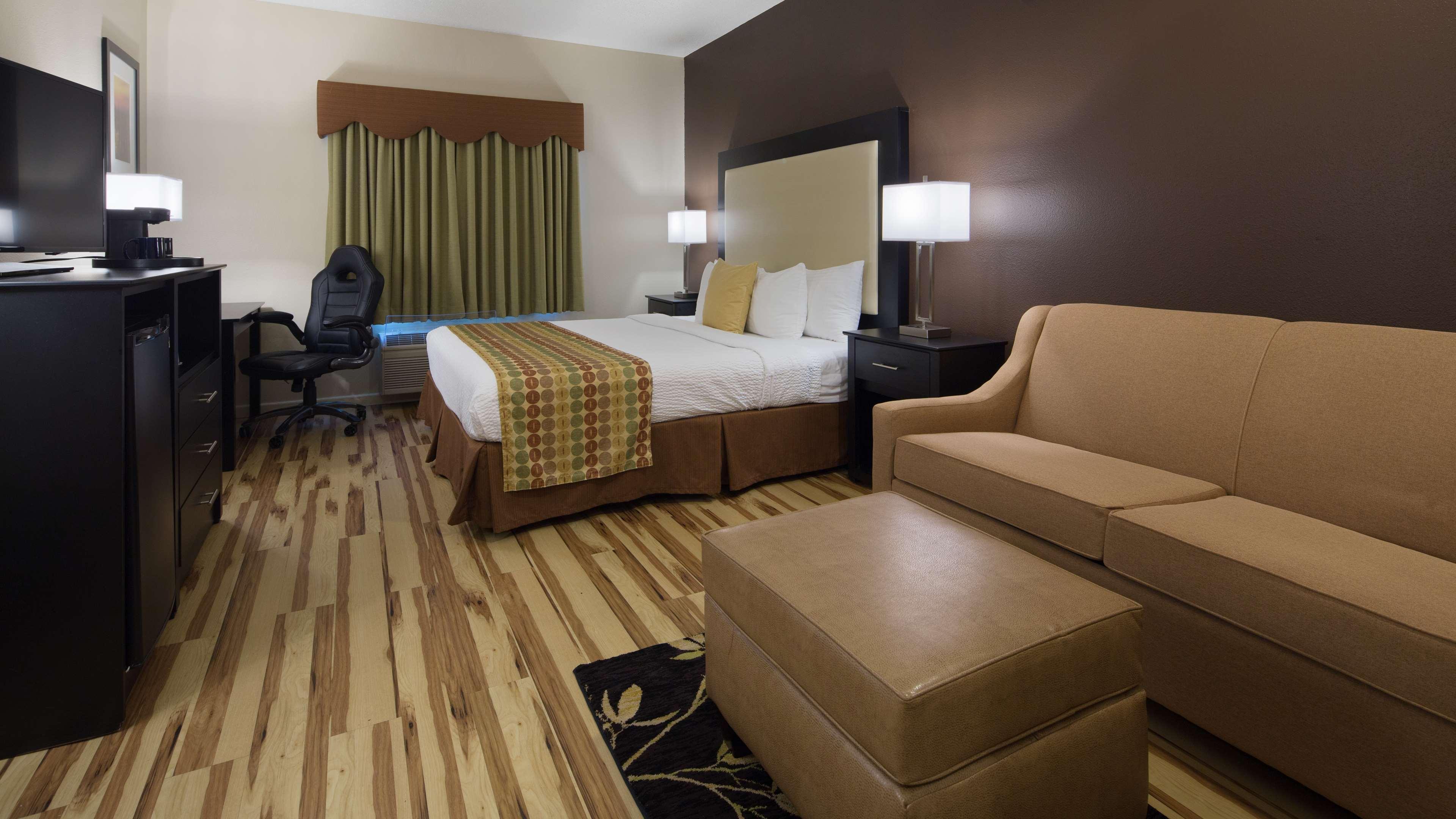 Best Western Plus Des Moines West Inn & Suites Clive Εξωτερικό φωτογραφία