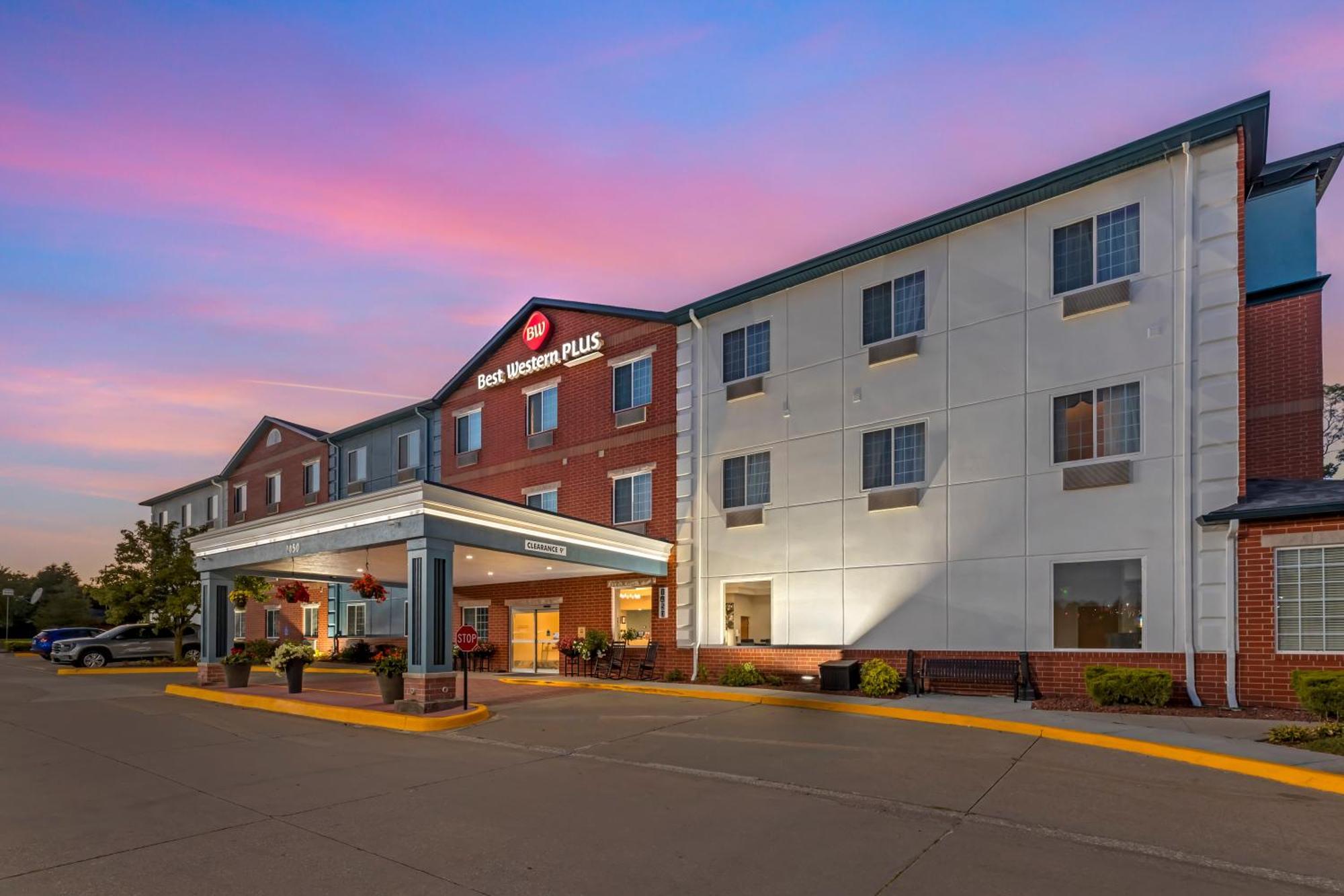 Best Western Plus Des Moines West Inn & Suites Clive Εξωτερικό φωτογραφία
