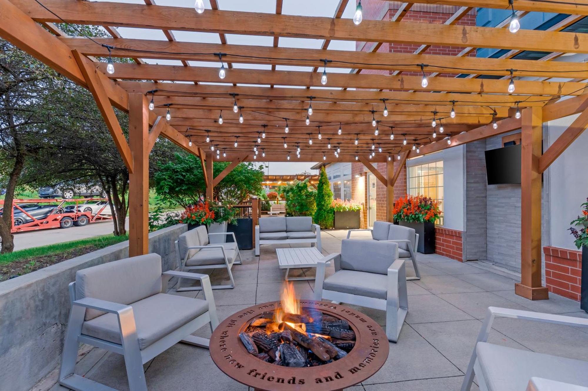Best Western Plus Des Moines West Inn & Suites Clive Εξωτερικό φωτογραφία