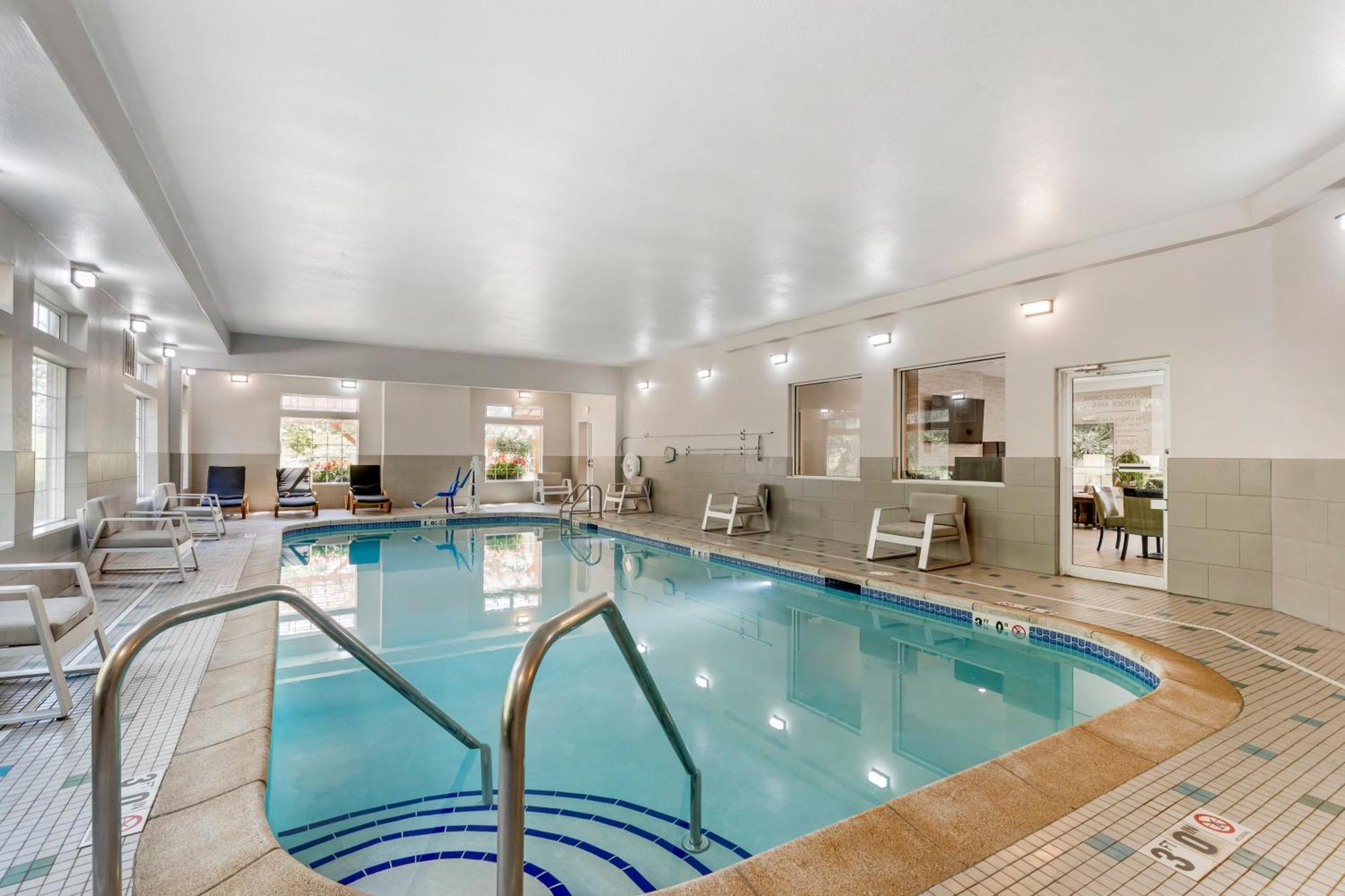 Best Western Plus Des Moines West Inn & Suites Clive Εξωτερικό φωτογραφία