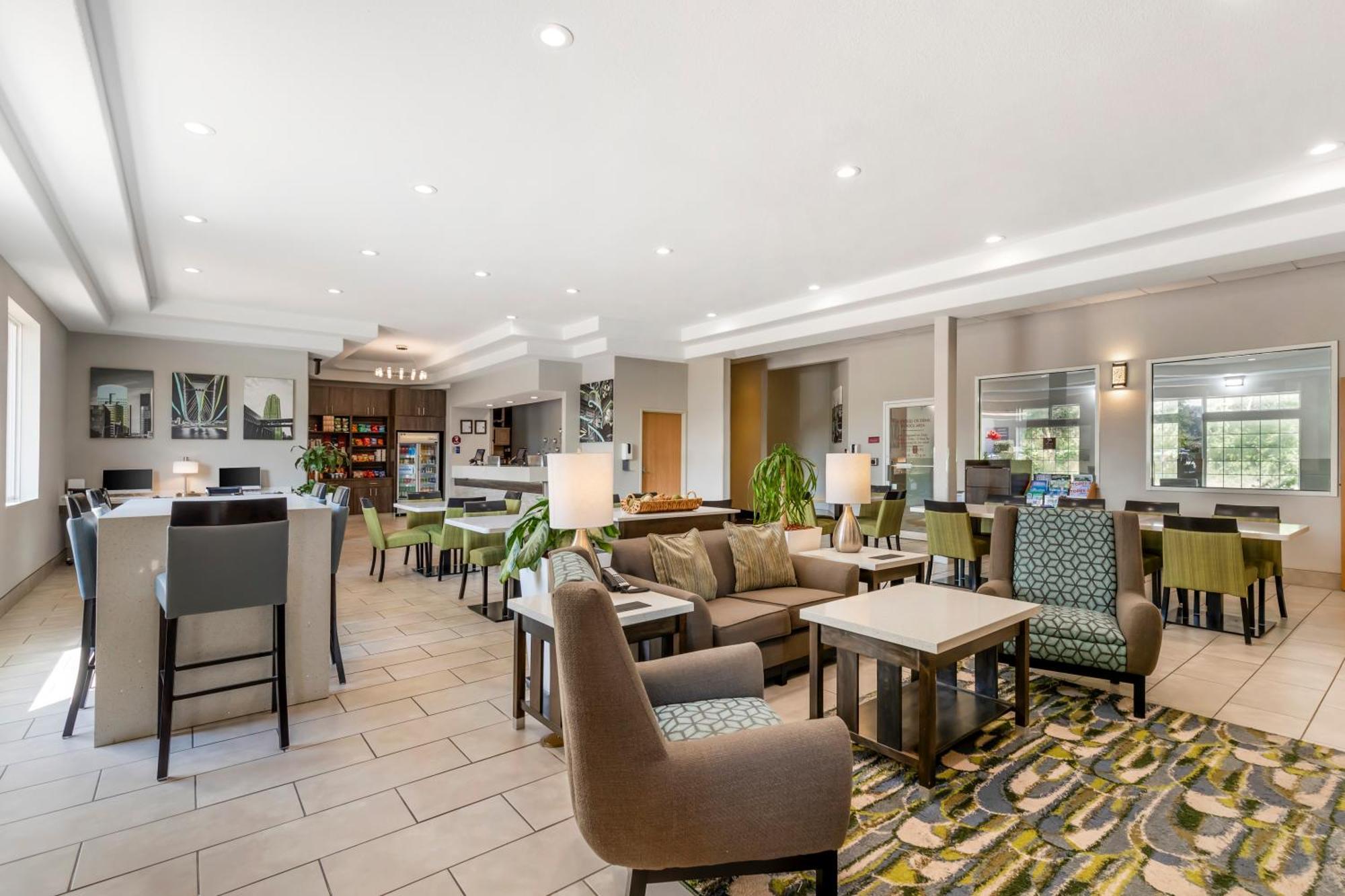 Best Western Plus Des Moines West Inn & Suites Clive Εξωτερικό φωτογραφία