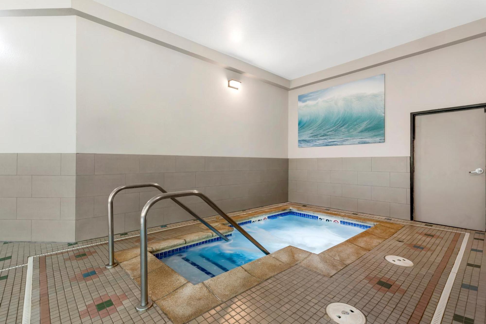 Best Western Plus Des Moines West Inn & Suites Clive Εξωτερικό φωτογραφία