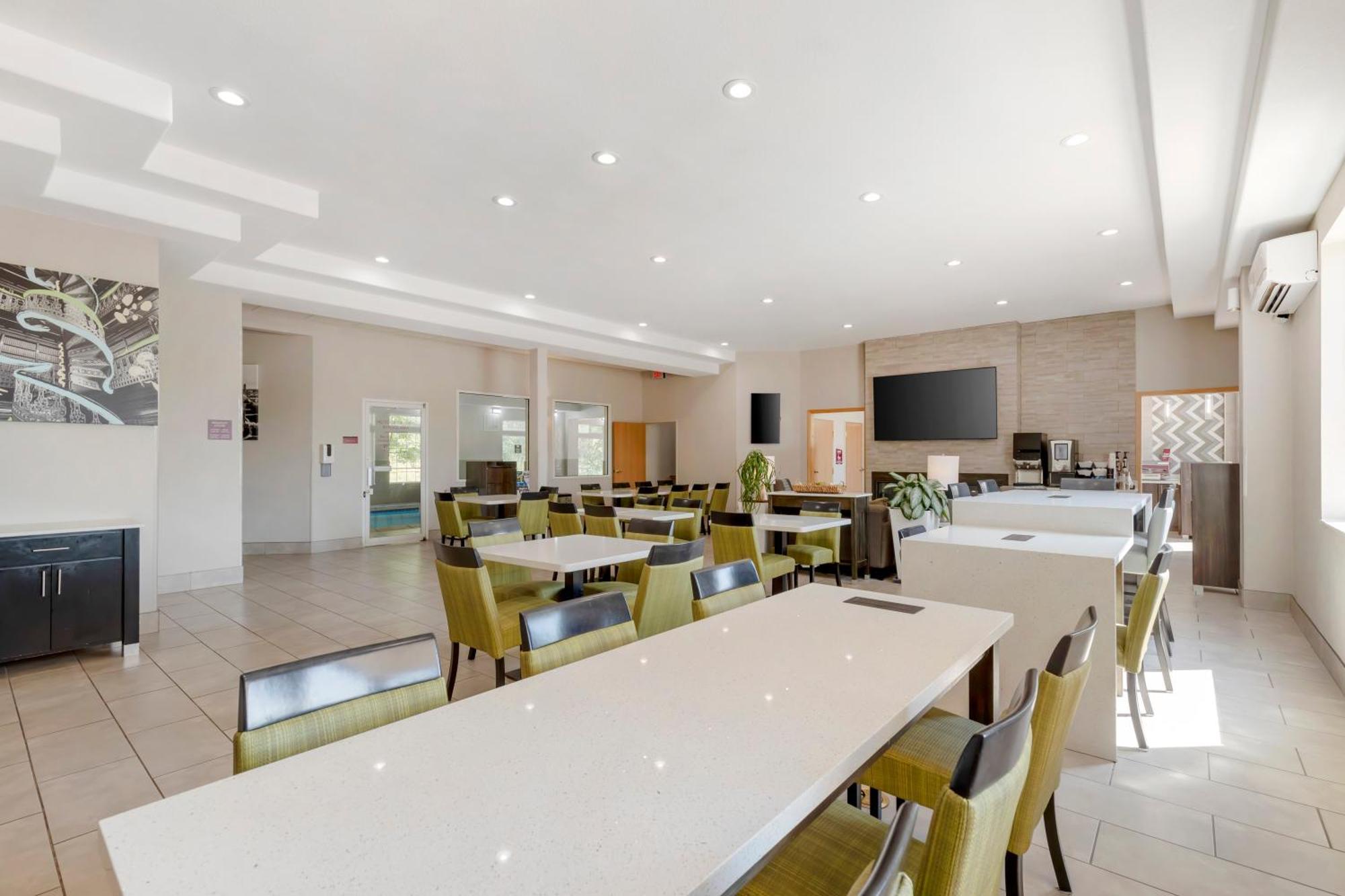 Best Western Plus Des Moines West Inn & Suites Clive Εξωτερικό φωτογραφία