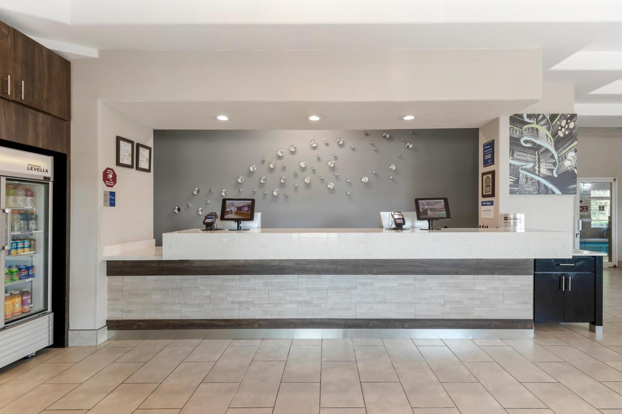 Best Western Plus Des Moines West Inn & Suites Clive Εξωτερικό φωτογραφία