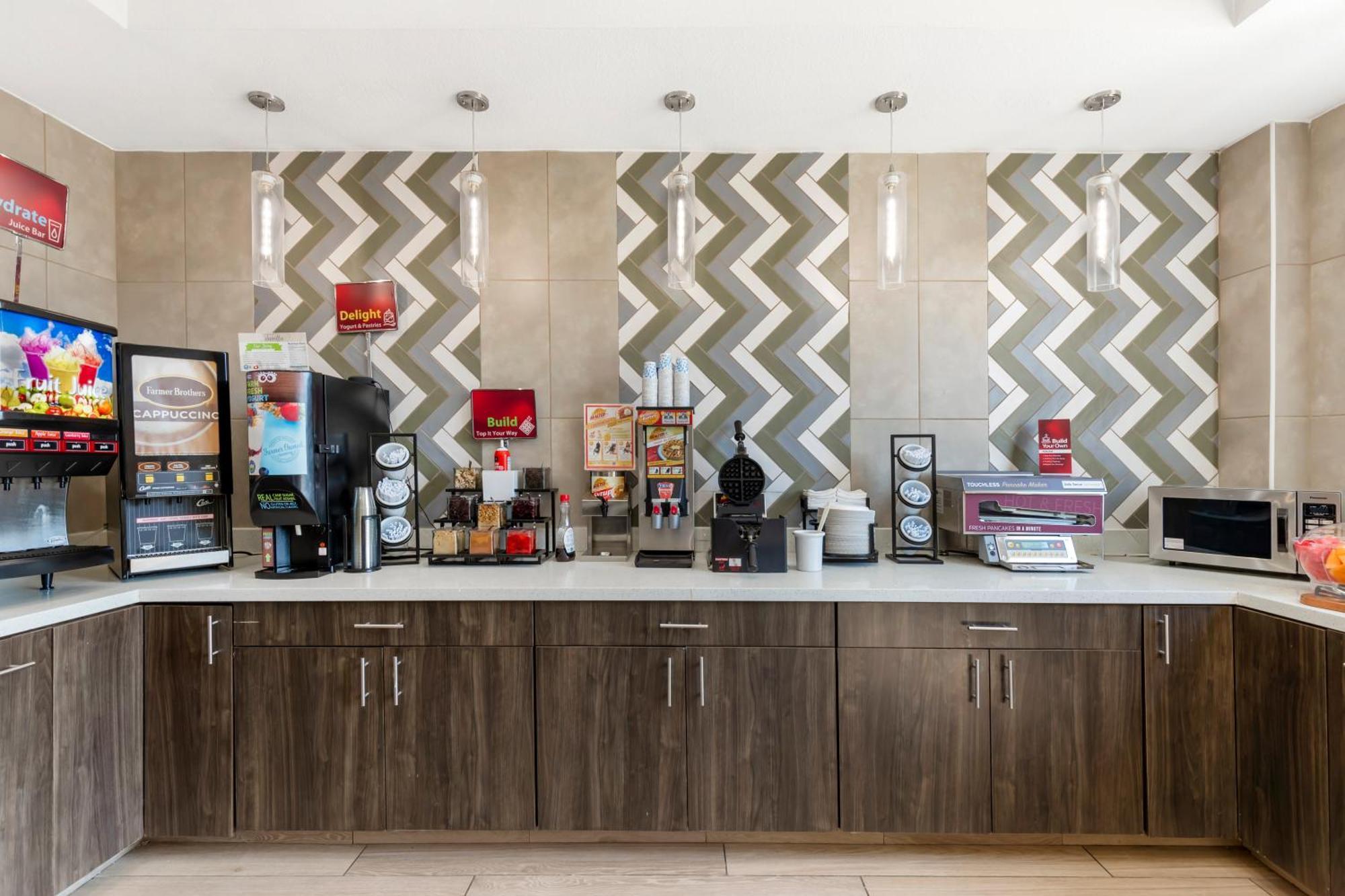 Best Western Plus Des Moines West Inn & Suites Clive Εξωτερικό φωτογραφία