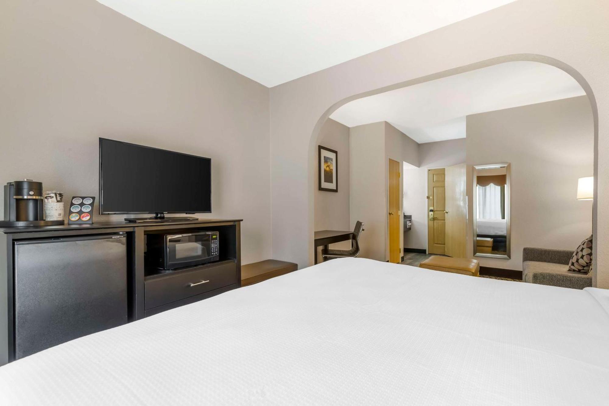 Best Western Plus Des Moines West Inn & Suites Clive Εξωτερικό φωτογραφία