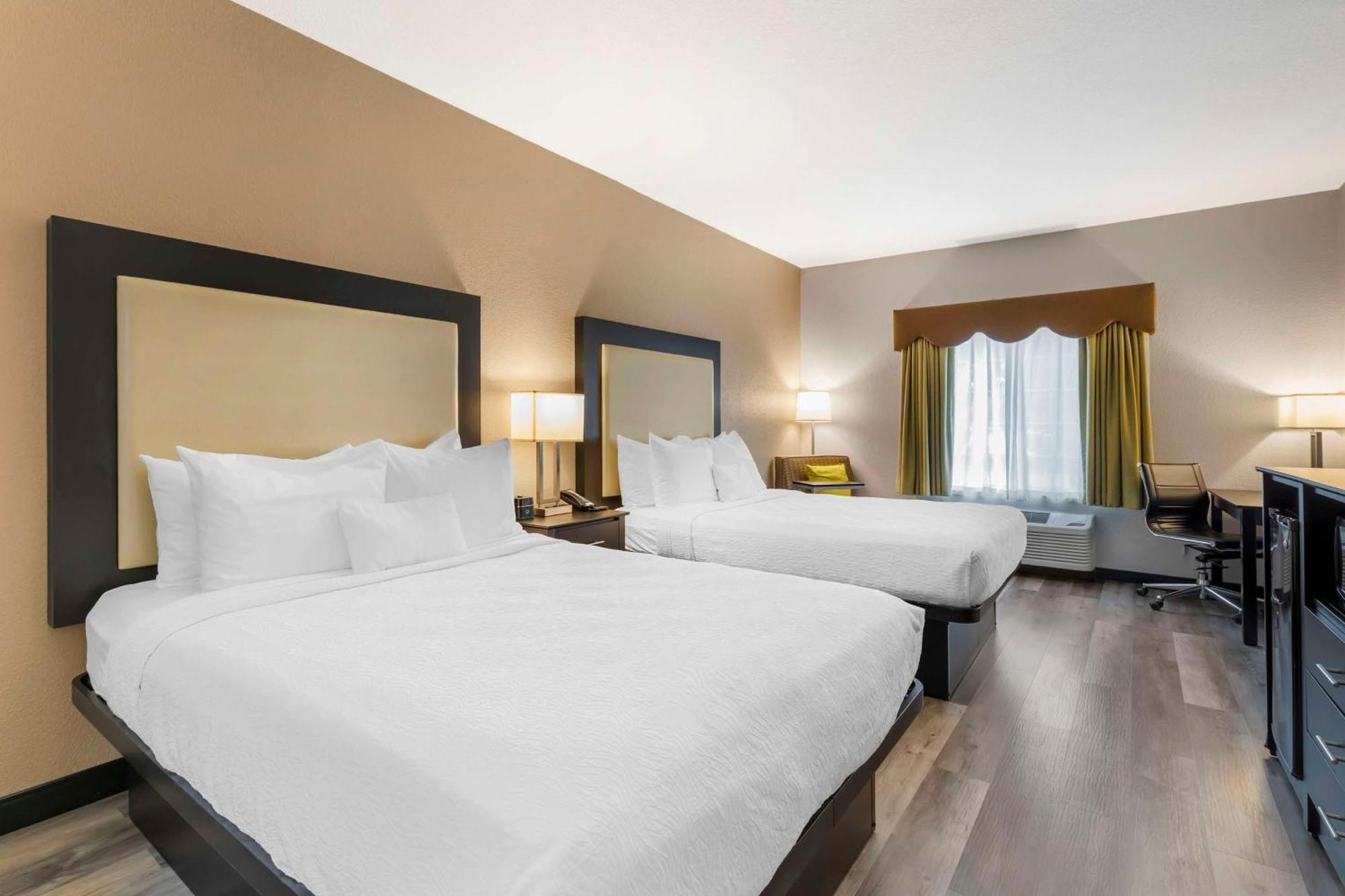 Best Western Plus Des Moines West Inn & Suites Clive Εξωτερικό φωτογραφία