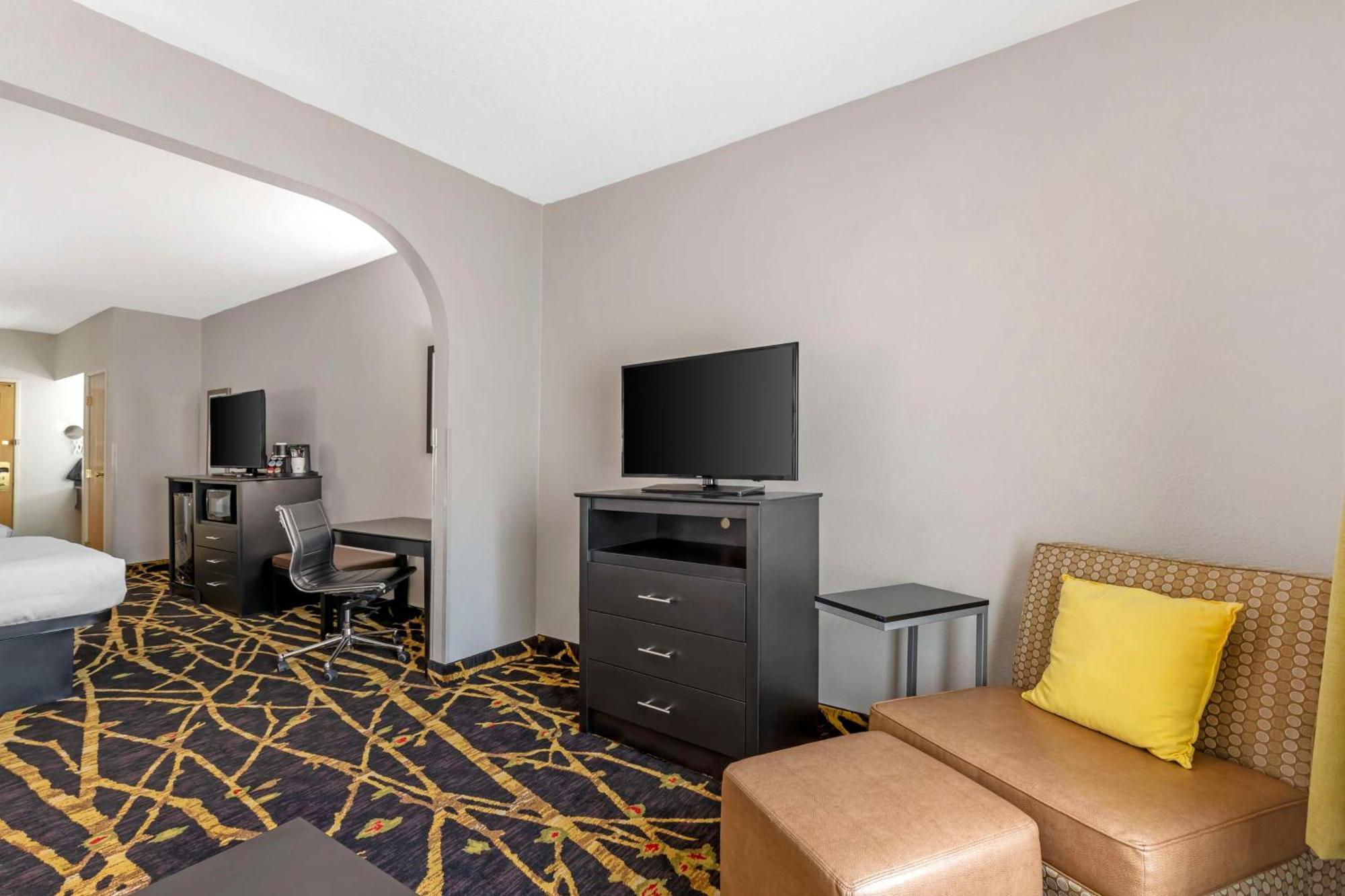 Best Western Plus Des Moines West Inn & Suites Clive Εξωτερικό φωτογραφία