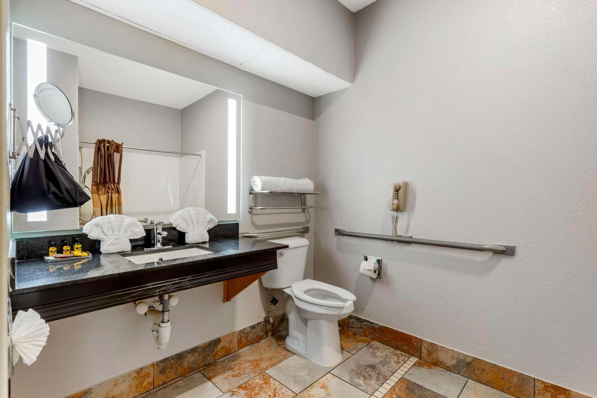 Best Western Plus Des Moines West Inn & Suites Clive Εξωτερικό φωτογραφία
