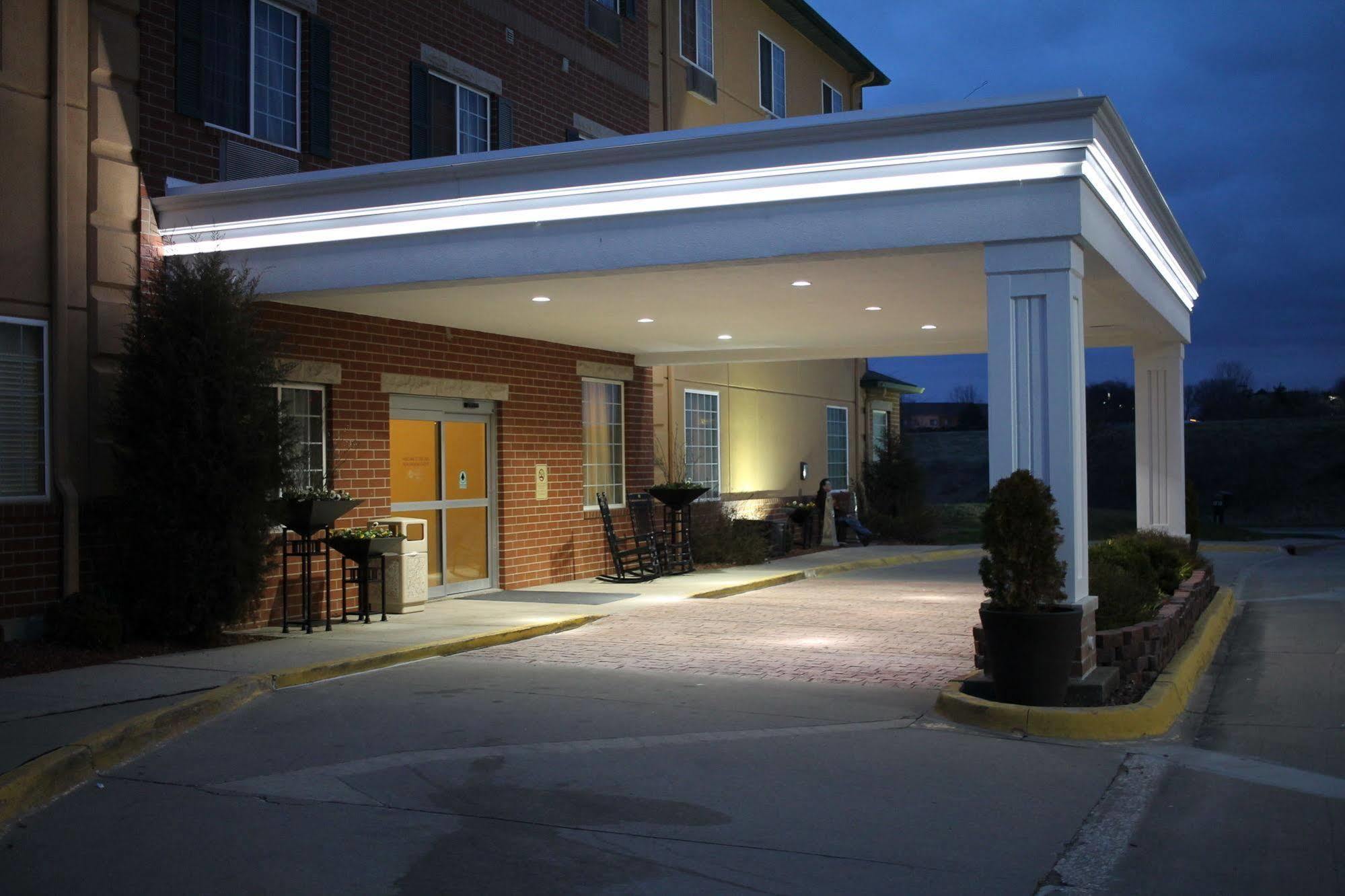 Best Western Plus Des Moines West Inn & Suites Clive Εξωτερικό φωτογραφία