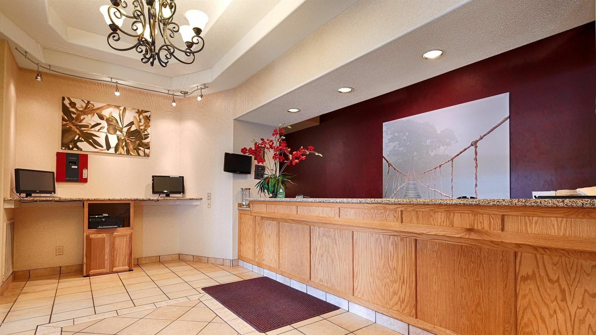 Best Western Plus Des Moines West Inn & Suites Clive Εξωτερικό φωτογραφία